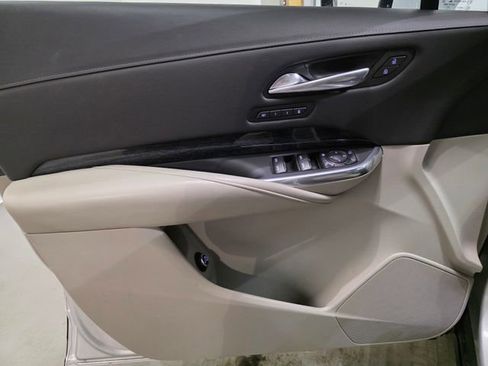 Used 2021 Cadillac XT4 Premium Luxury image 10