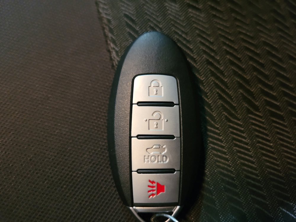 Used 2021 Nissan Versa SV FWD image 32