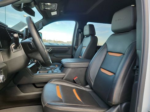 Used 2025 GMC Sierra 2500 AT4 image 13
