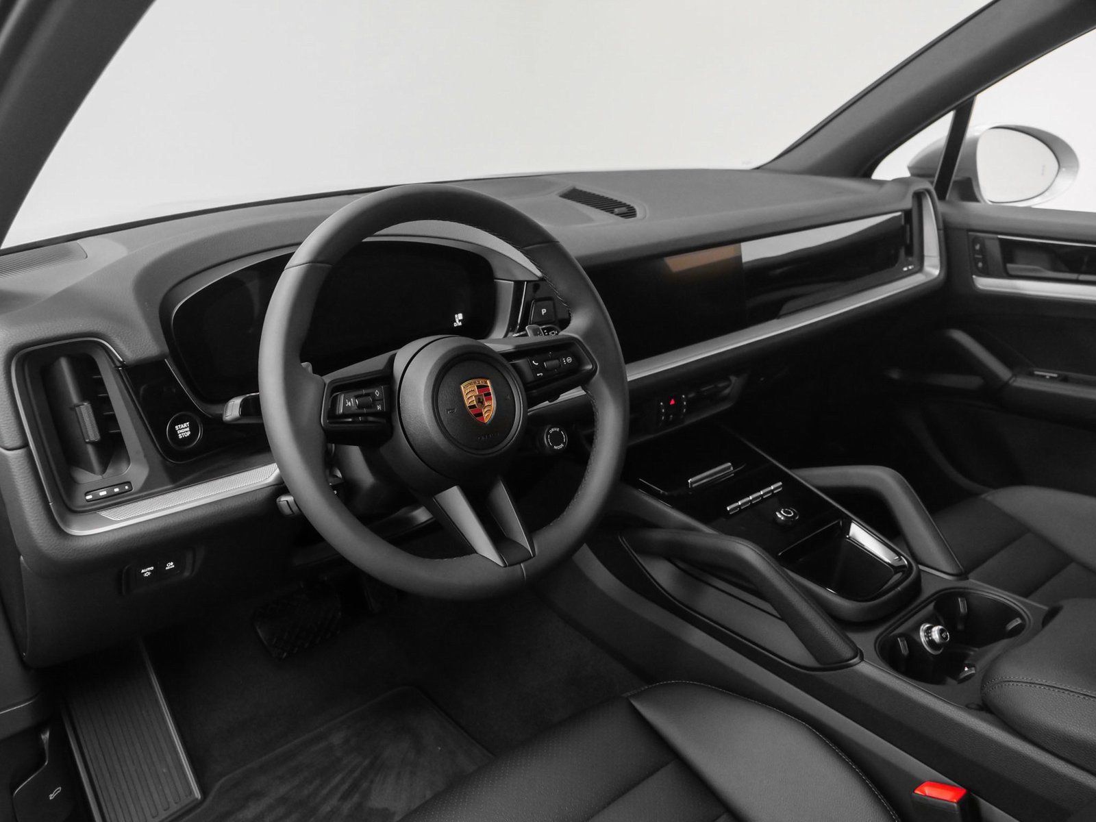 Certified 2025 Porsche Cayenne AWD/4WD image 4