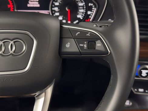 Used 2022 Audi Q5 2.0T Premium w/ Convenience Package image 22