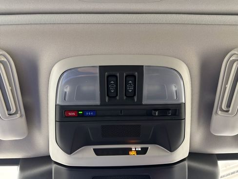 New 2026 Subaru Crosstrek 2.5i Limited w/ Crosstrek Mirror Package image 21