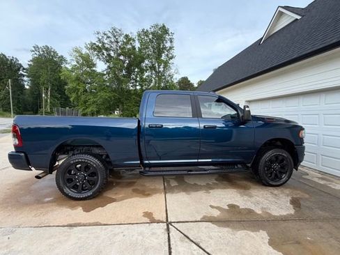 Used 2024 RAM 2500 Big Horn w/ Night Edition AWD/4WD image 16
