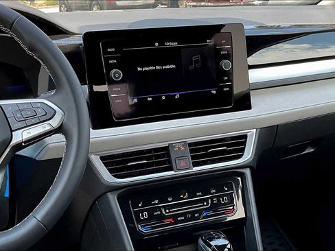 New 2025 Volkswagen Taos SE image 6