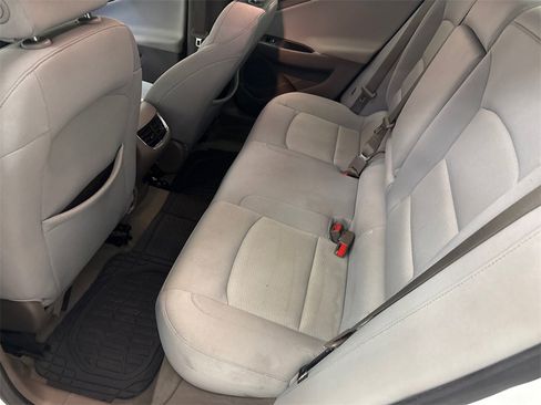 Used 2021 Chevrolet Malibu LT image 16