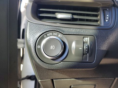 Used 2020 Buick Envision Essence image 28