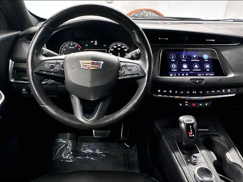 Used 2019 Cadillac XT4 Sport w/ Cold Weather Package FWD image 8