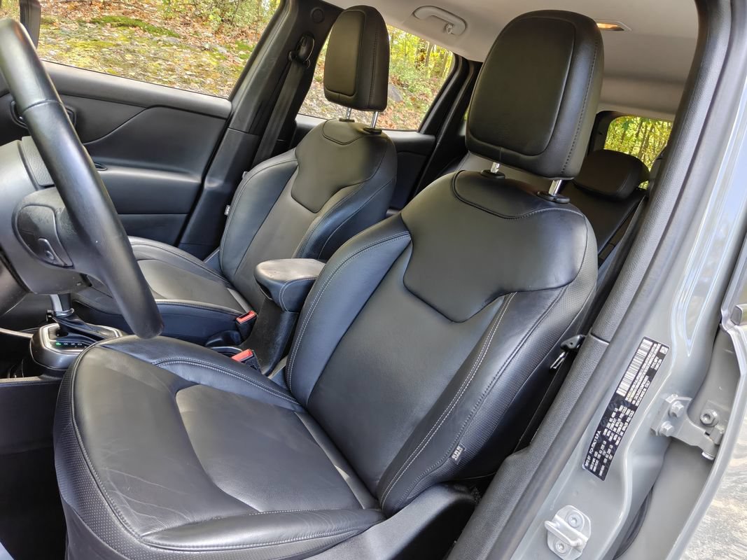 Used 2021 Jeep Renegade Limited AWD/4WD image 14