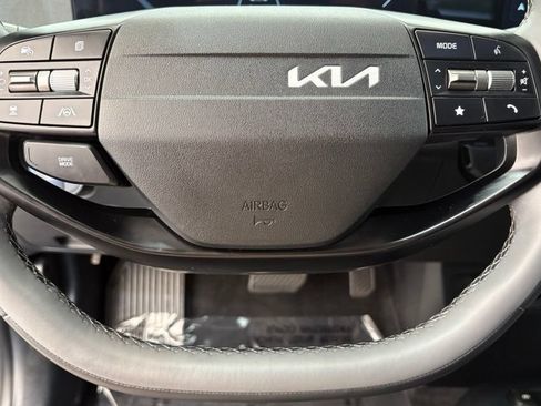 Used 2025 Kia EV6 Light AWD/4WD image 38