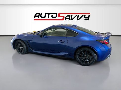 Used 2025 Toyota GR86 Premium w/ ALL Weather Mat Package (TMS) RWD image 4