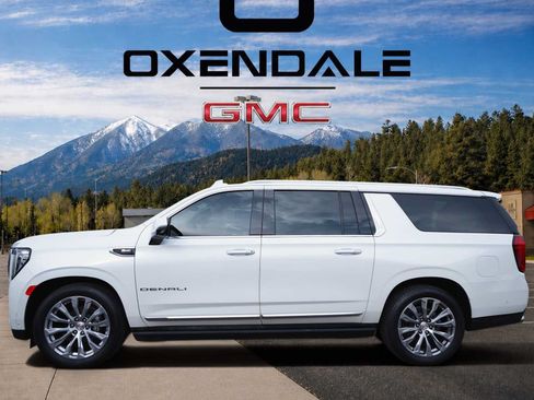 Used 2024 GMC Yukon XL Denali w/ Denali Reserve Package AWD/4WD image 3