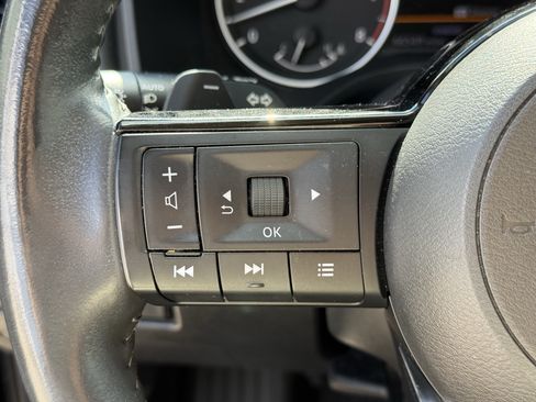 Used 2021 Nissan Rogue SV w/ Premium Package FWD image 16
