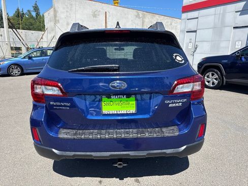 Used 2017 Subaru Outback 2.5i Premium AWD/4WD image 4