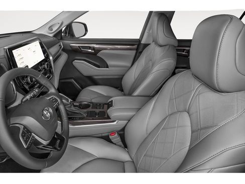 New 2026 Toyota Highlander Platinum image 6