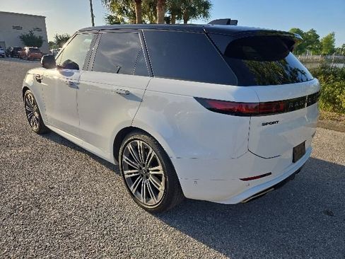 Used 2023 Land Rover Range Rover Sport SE Dynamic AWD/4WD image 3