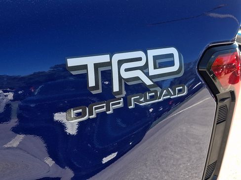 Used 2025 Toyota Tacoma TRD Off-Road w/ TRD Off Road Upgrade Package AWD/4WD image 33