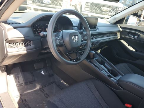 Used 2025 Honda Accord SE image 9