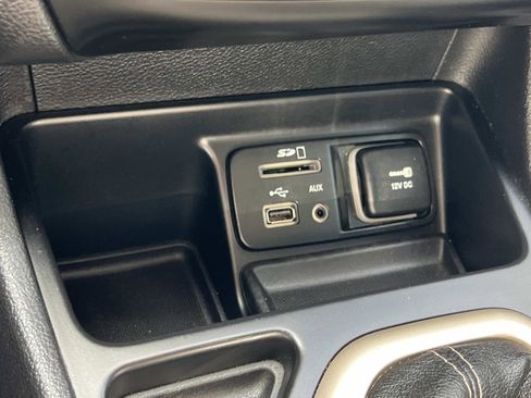 Used 2017 Jeep Cherokee Limited w/ Luxury Group image 16