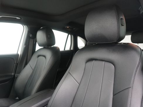 Used 2024 Mercedes-Benz GLA 250 image 11