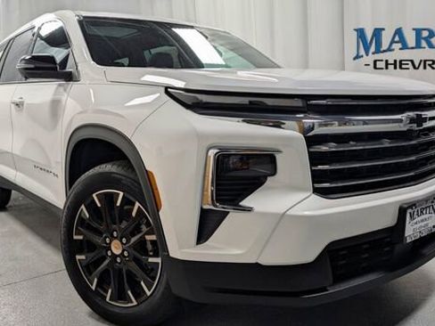 New 2026 Chevrolet Traverse LT image 1