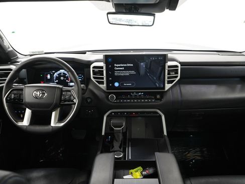 Used 2025 Toyota Sequoia Platinum image 20