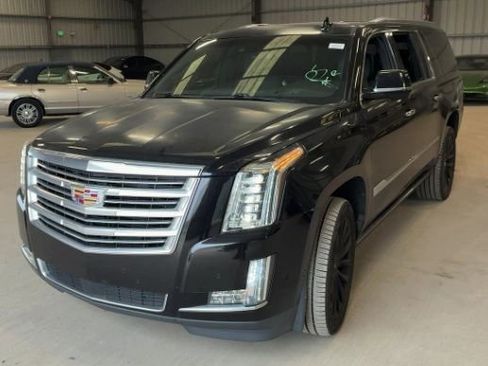 Used 2018 Cadillac Escalade ESV Platinum image 2