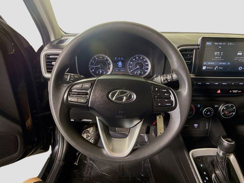 Used 2021 Hyundai Venue SE image 13