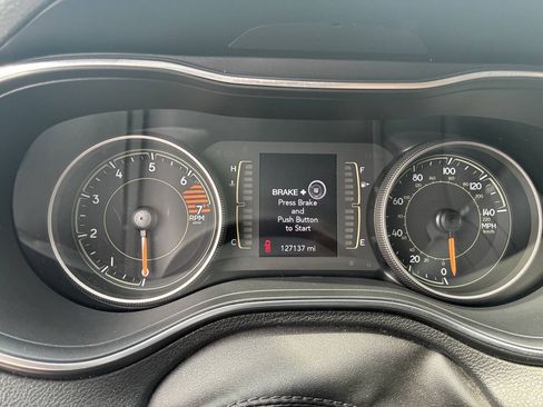 Used 2020 Jeep Cherokee Latitude Plus FWD image 10