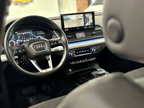 Used 2022 Audi Q5 e Prestige w/ Prestige Package image 36