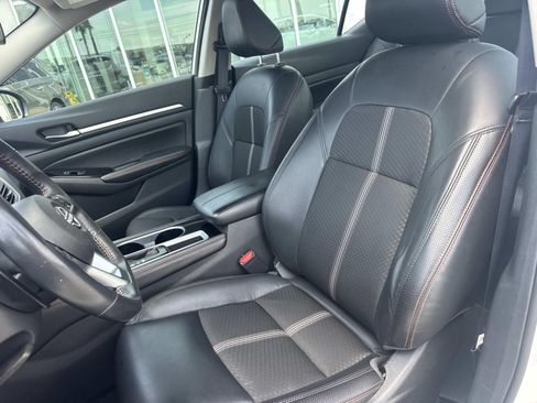 Used 2024 Nissan Altima 2.5 SR FWD image 15