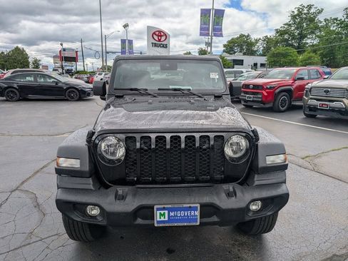 Used 2024 Jeep Wrangler Sport AWD/4WD image 11