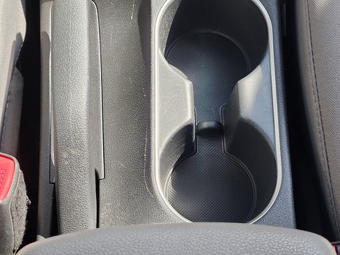 Used 2018 Hyundai Elantra SE image 21