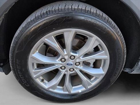 Used 2023 Ford Explorer Limited image 26