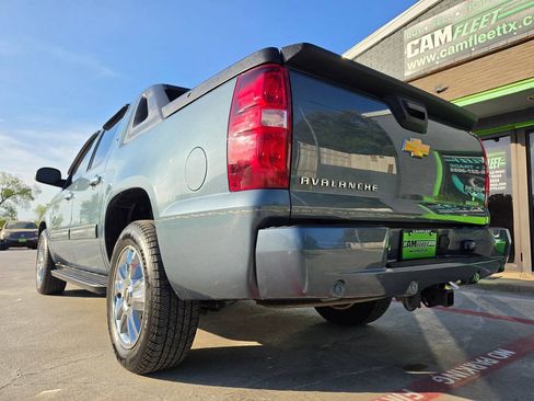 Used 2012 Chevrolet Avalanche LT w/ Texas Edition RWD image 9