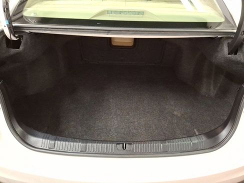 Used 2015 Toyota Avalon XLE image 12