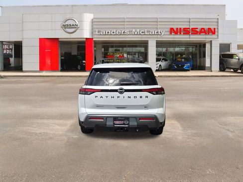 New 2026 Nissan Pathfinder SL w/ SL Premium Package FWD image 4