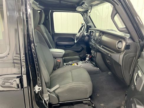 Used 2018 Jeep Wrangler Unlimited Sport S image 21
