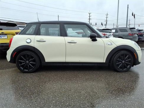 Used 2017 MINI Cooper S image 6