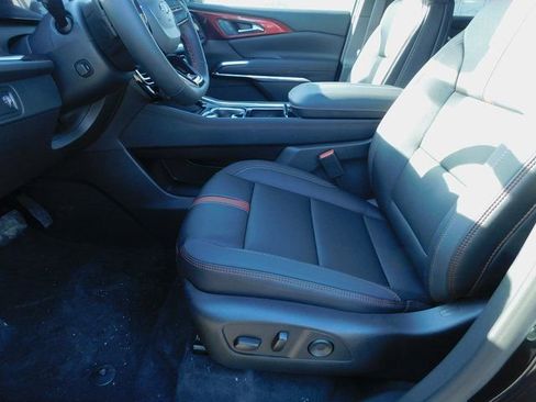 New 2026 Chevrolet Traverse RS w/ LPO, Illumination Package FWD image 8