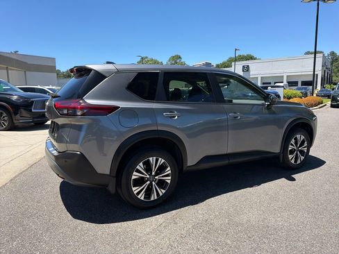 Used 2023 Nissan Rogue SV FWD image 11