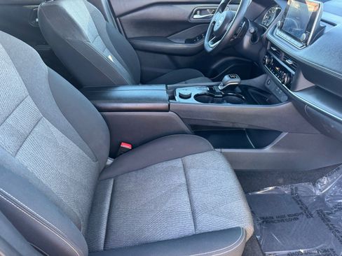 Used 2024 Nissan Rogue SV image 14