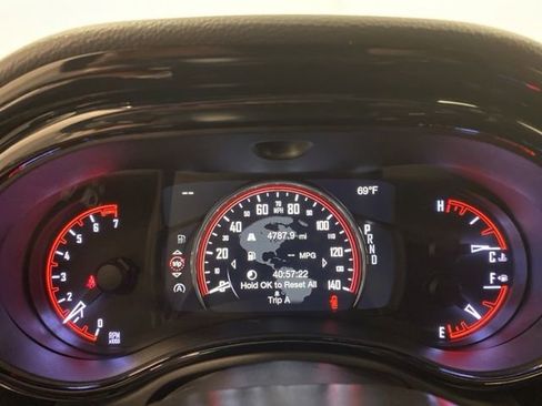 Used 2025 Dodge Durango GT AWD/4WD image 13