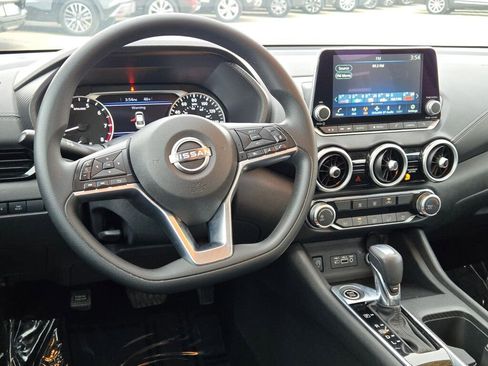 Used 2024 Nissan Sentra SV image 17