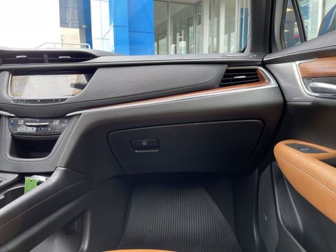 Used 2021 Cadillac XT5 Premium Luxury w/ LPO, Floor Liner Package AWD/4WD image 35
