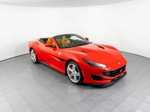 Certified 2020 Ferrari Portofino RWD image 33