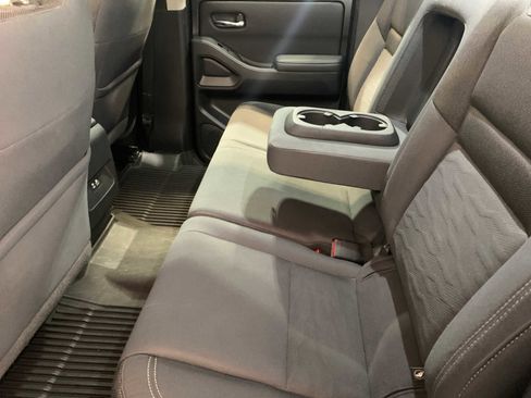 Used 2022 Nissan Frontier SV w/ Technology Package image 5