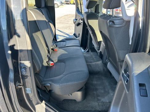 Used 2013 Nissan Frontier PRO-4X image 25