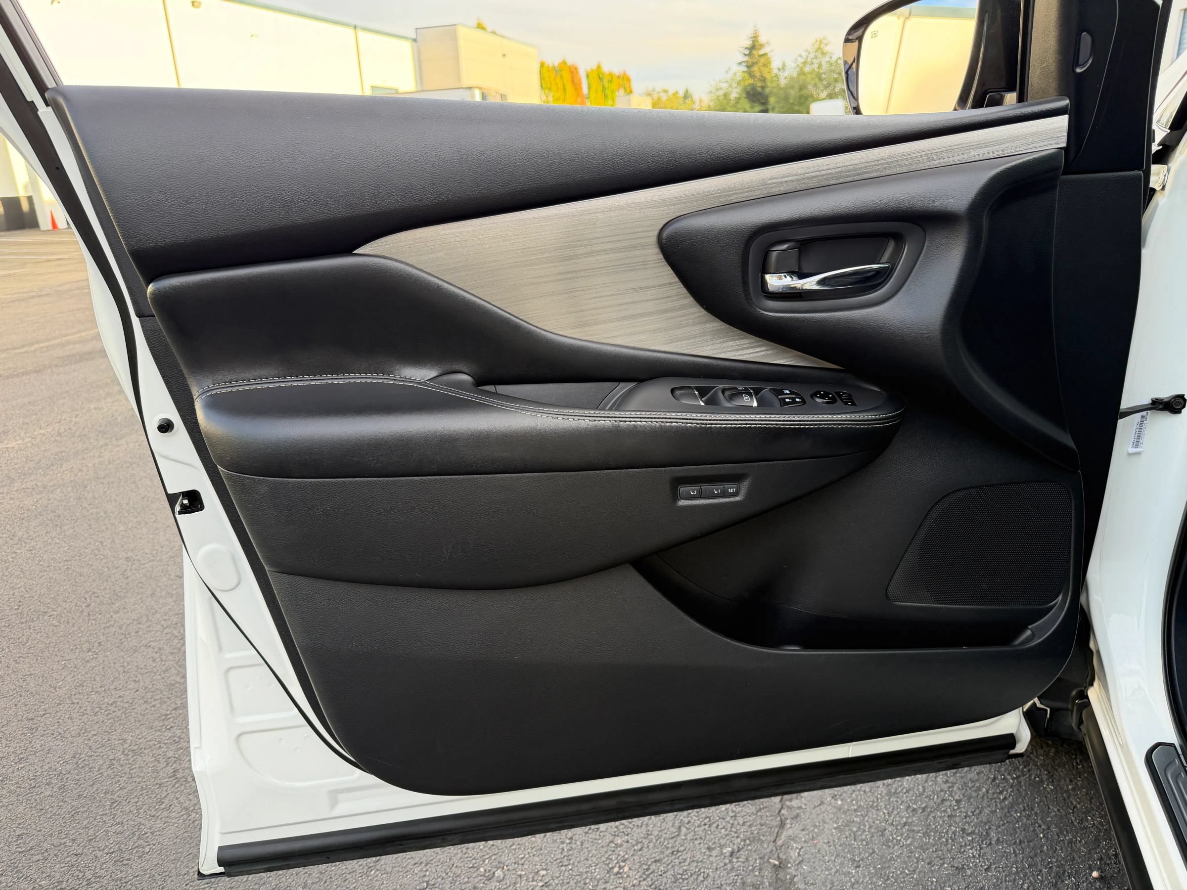 Used 2015 Nissan Murano SL w/ SL Technology Package AWD/4WD image 9