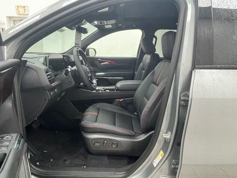 New 2026 Chevrolet Traverse RS w/ LPO, Floor Liner Package image 9