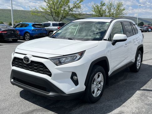 Used 2019 Toyota RAV4 XLE w/ All Weather Liner Package AWD/4WD image 10